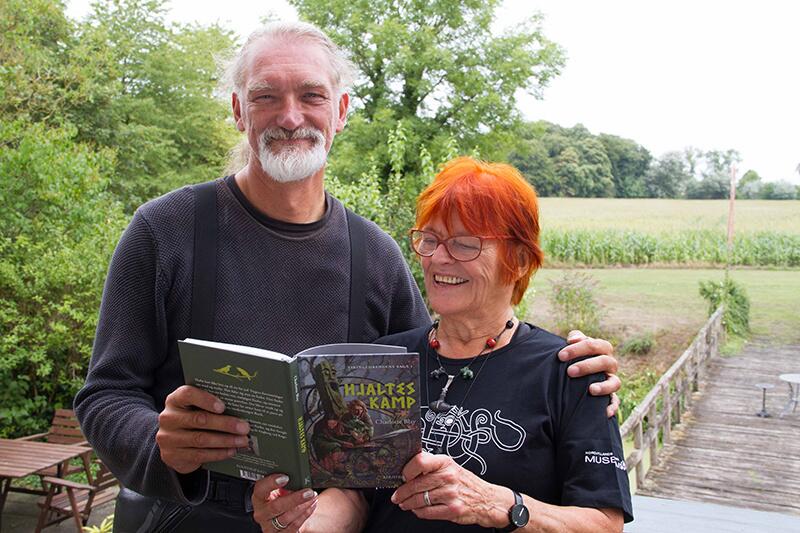 LIVRE: HJALTES KAMP - Livre pour enfants sur un garçon viking