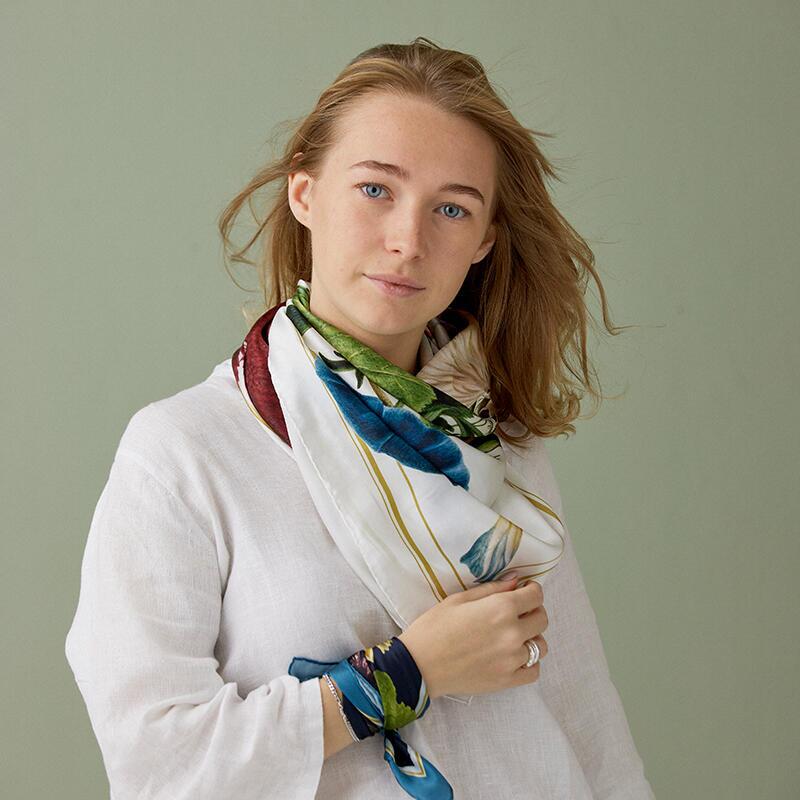 SILKETØRKLÆDE  - Flower garden JL 90 cm